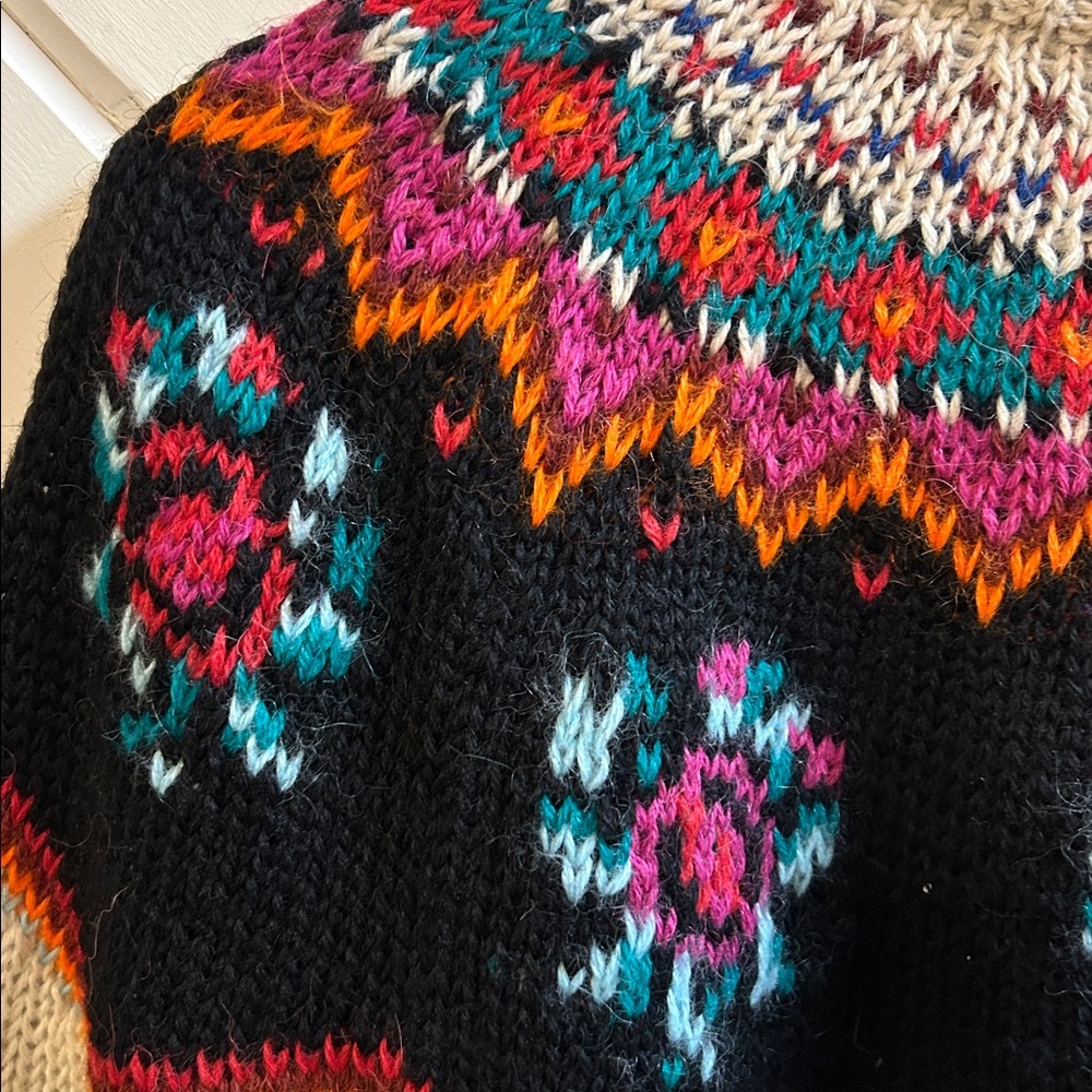 Handmade Floral Nordic Patterned Knit Sweater - Picture 5 of 9